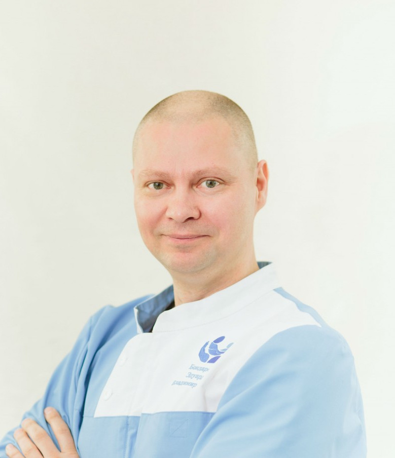 Массажист Европейского остеопатического центра Максим Суслов